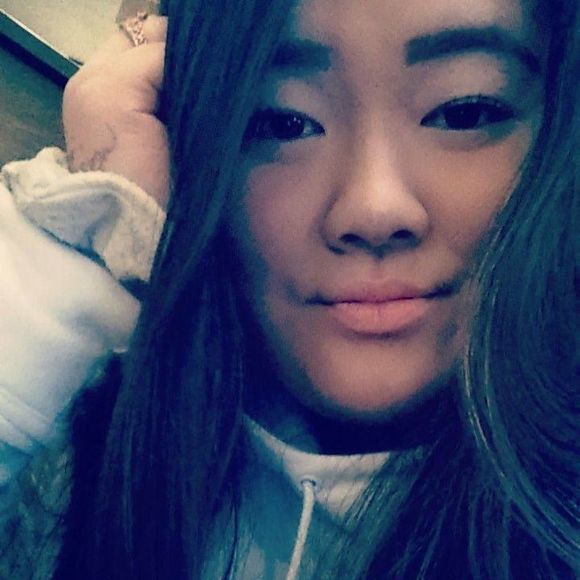 Meet your Posher, Sarah - Picture 1 of 1